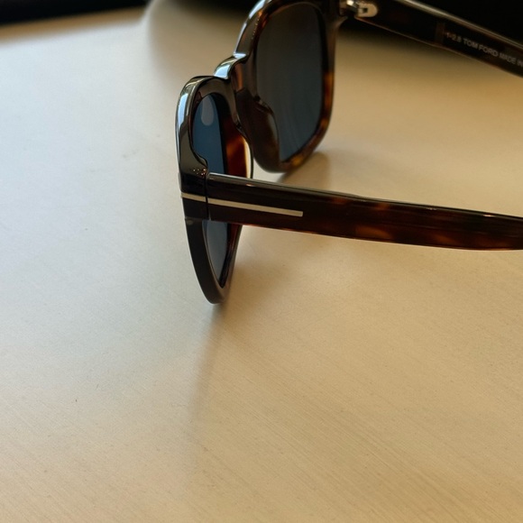 Tom Ford Eugenio Tortoise - Picture 3 of 9